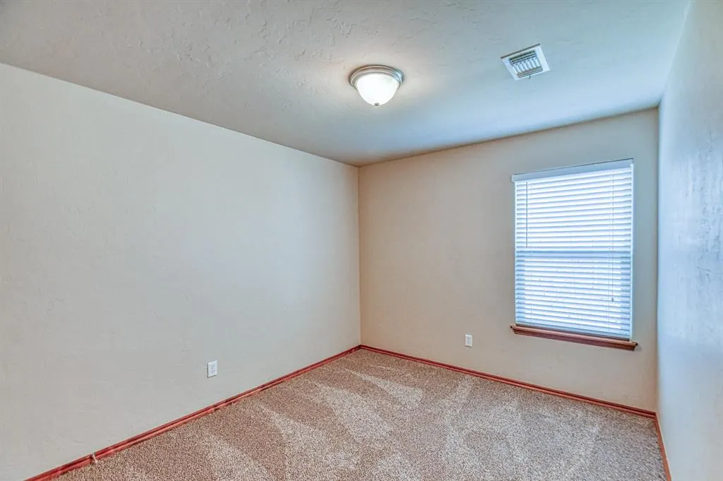 Photo 21 — 13309 SW 3rd Street, Yukon, OK 73099