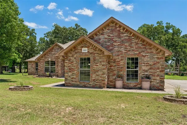 Photo 2 — 5050 Pond Drive, Harrah, OK 73045