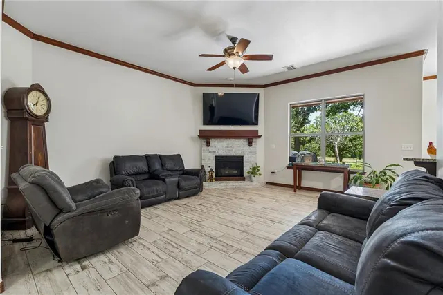 Photo 8 — 5050 Pond Drive, Harrah, OK 73045