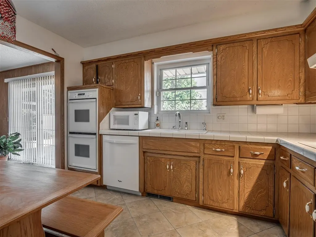 Photo 10 — 6309 S Robinson Drive, Oklahoma City, OK 73139