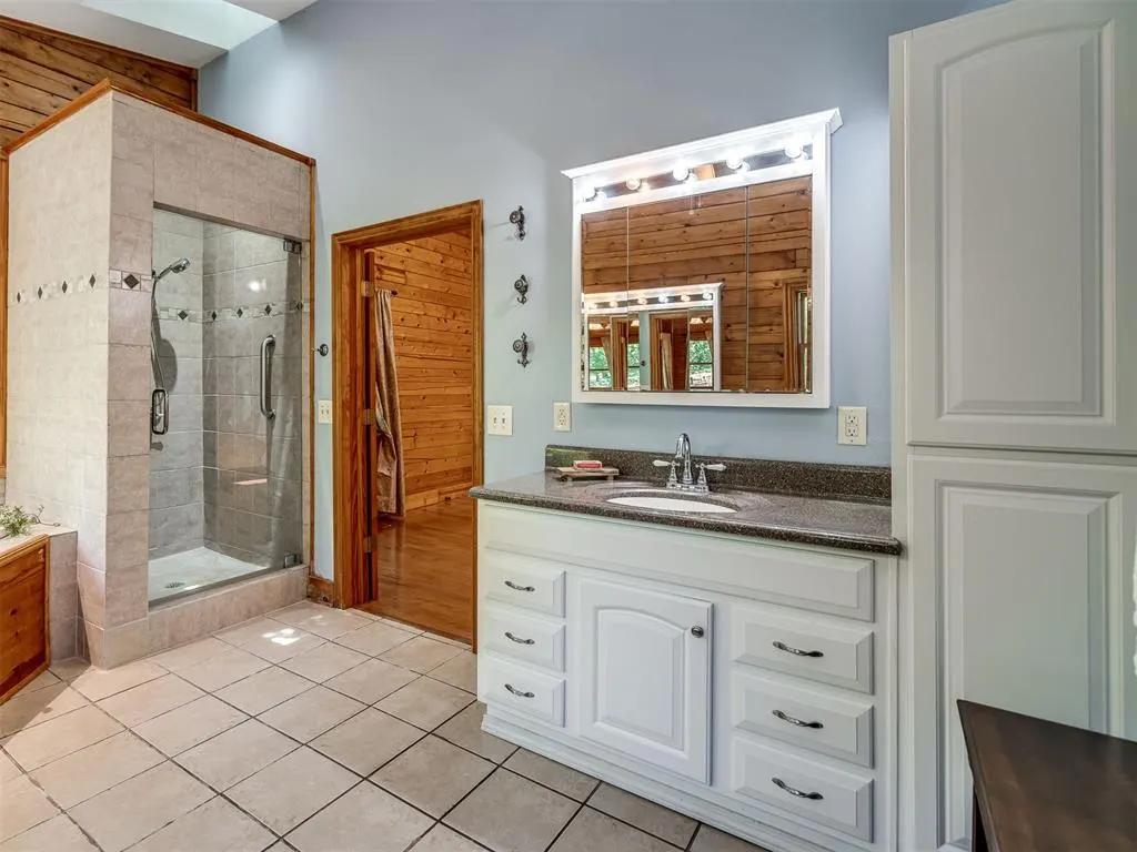 Photo 9 — 2101 E Lakewood Drive, Guthrie, OK 73044