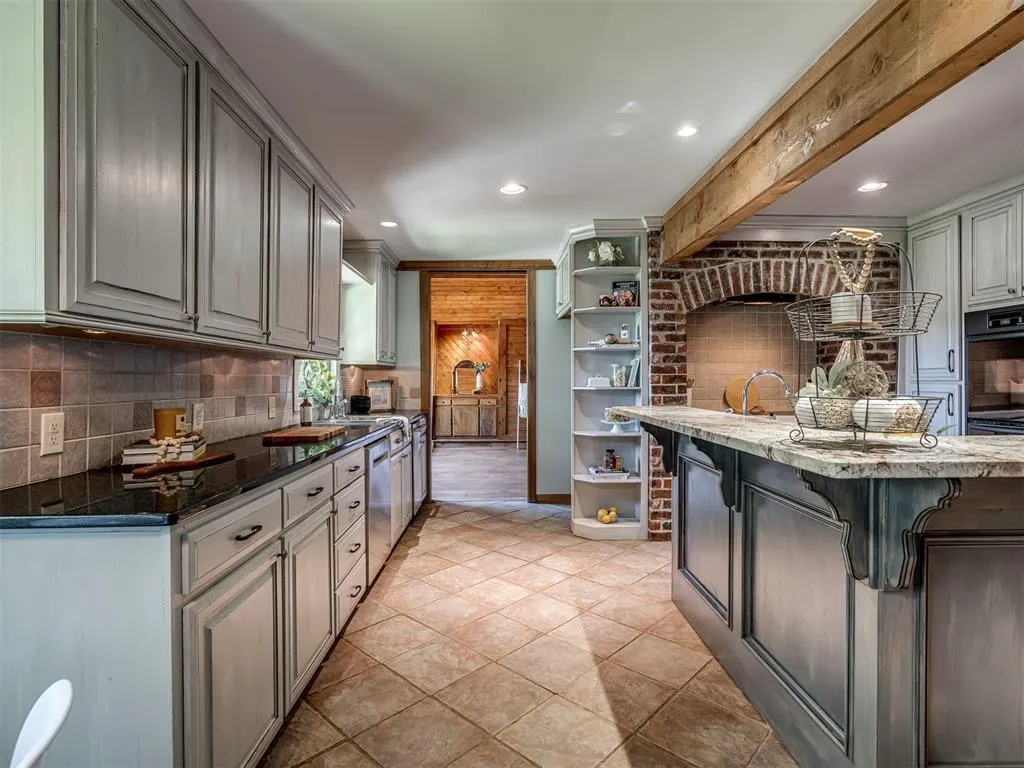 Photo 16 — 2101 E Lakewood Drive, Guthrie, OK 73044