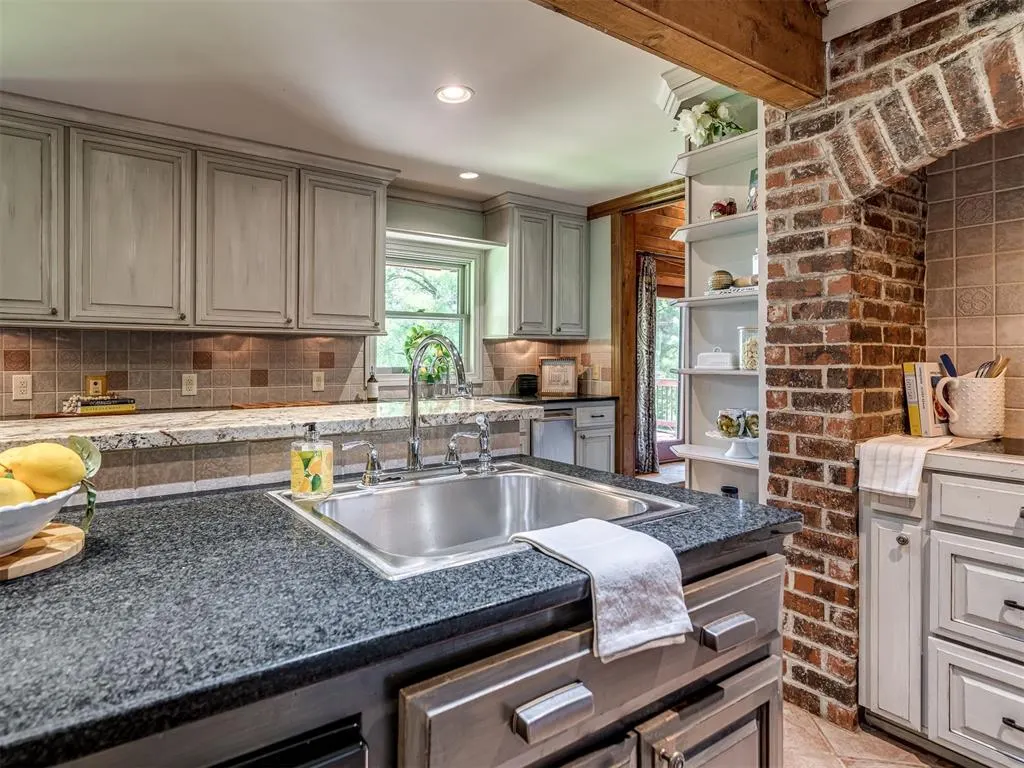 Photo 19 — 2101 E Lakewood Drive, Guthrie, OK 73044