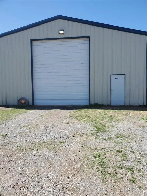 Front exterior — 300 N 14th Street, Clinton, OK 73601
