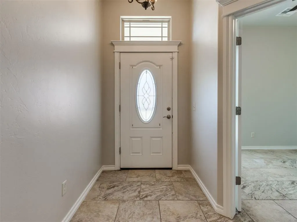 Photo 5 — 1059 Fox Run Lane, Blanchard, OK 73010