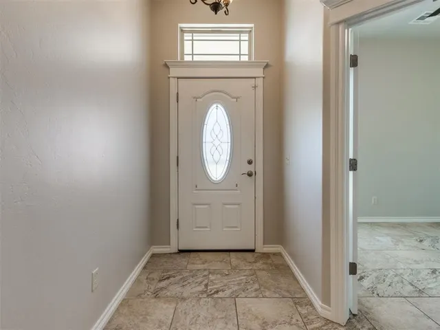 Photo 5 — 1059 Fox Run Lane, Blanchard, OK 73010