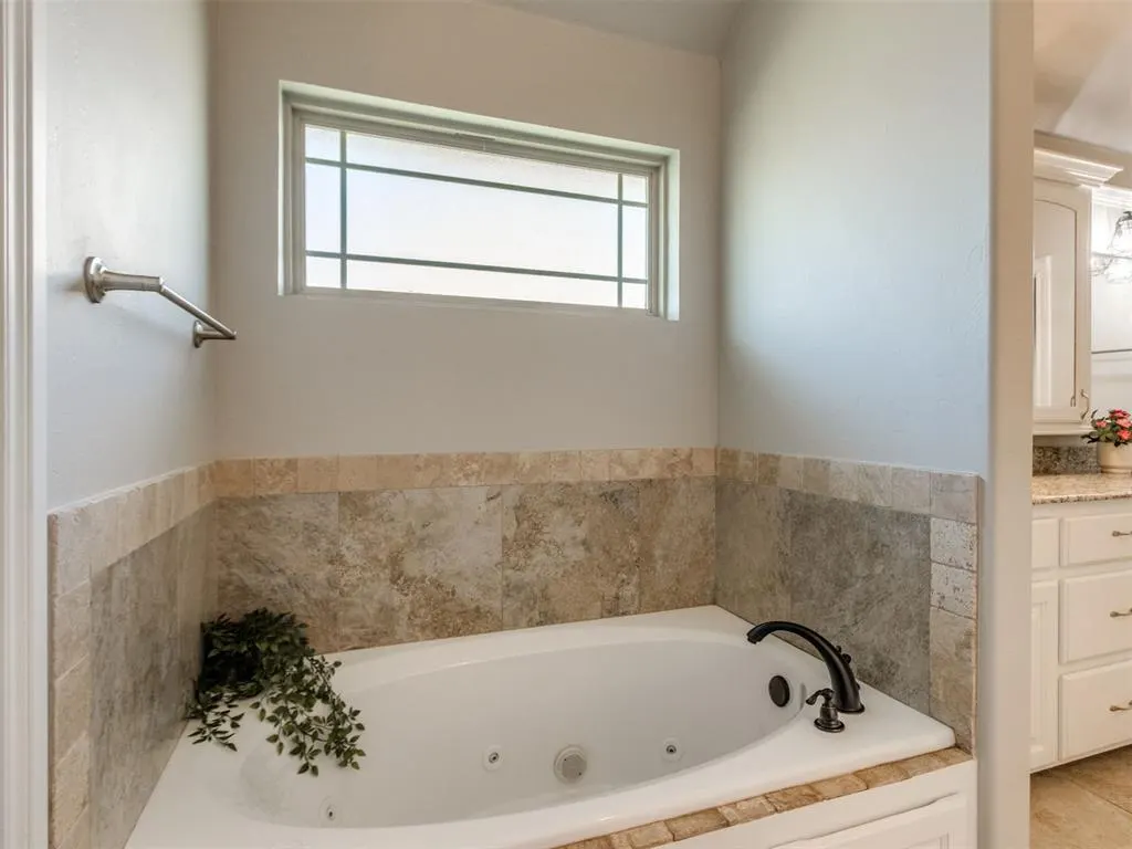 Photo 25 — 1059 Fox Run Lane, Blanchard, OK 73010