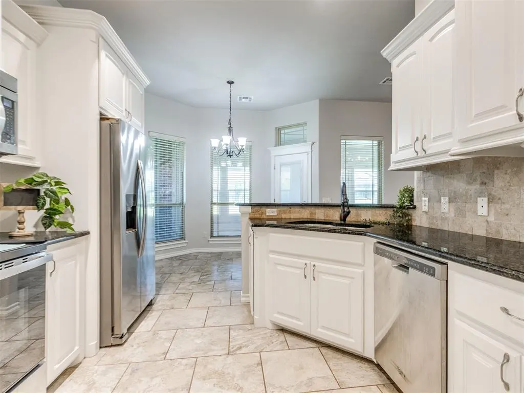 Photo 10 — 1059 Fox Run Lane, Blanchard, OK 73010