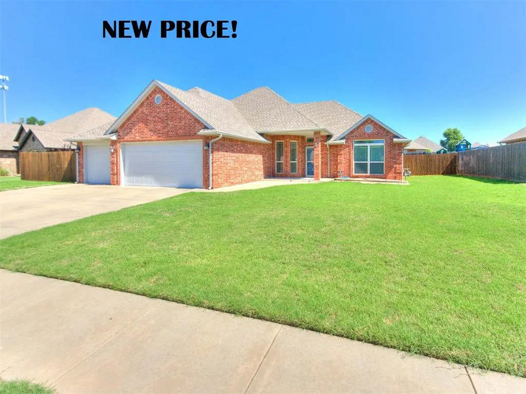 Front exterior — 1059 Fox Run Lane, Blanchard, OK 73010