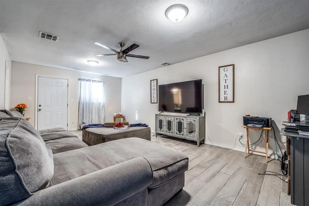Photo 12 — 3105 N Viewpoint Drive, Midwest City, OK 73110