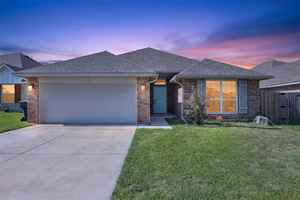 Front exterior — 4229 NW 152nd Terrace, Edmond, OK 73013