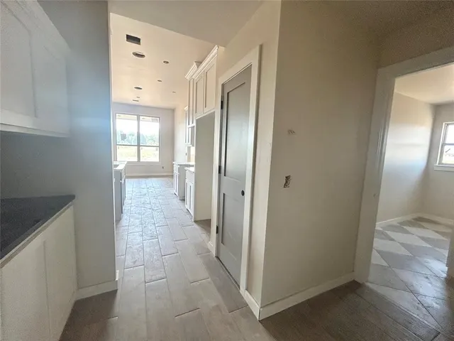 Photo 4 — 1901 Hamzas Court, Yukon, OK 73099