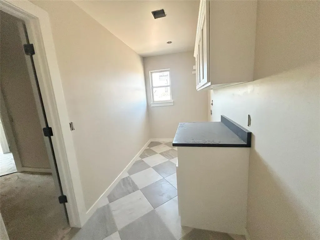 Photo 5 — 1901 Hamzas Court, Yukon, OK 73099