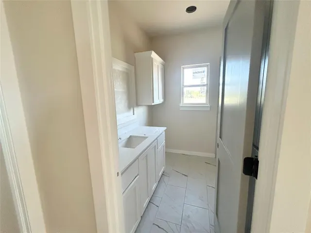 Photo 8 — 1901 Hamzas Court, Yukon, OK 73099