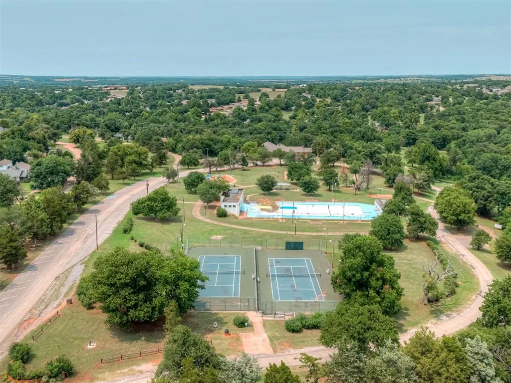 Photo 35 — 505 N Park Place, Guthrie, OK 73044