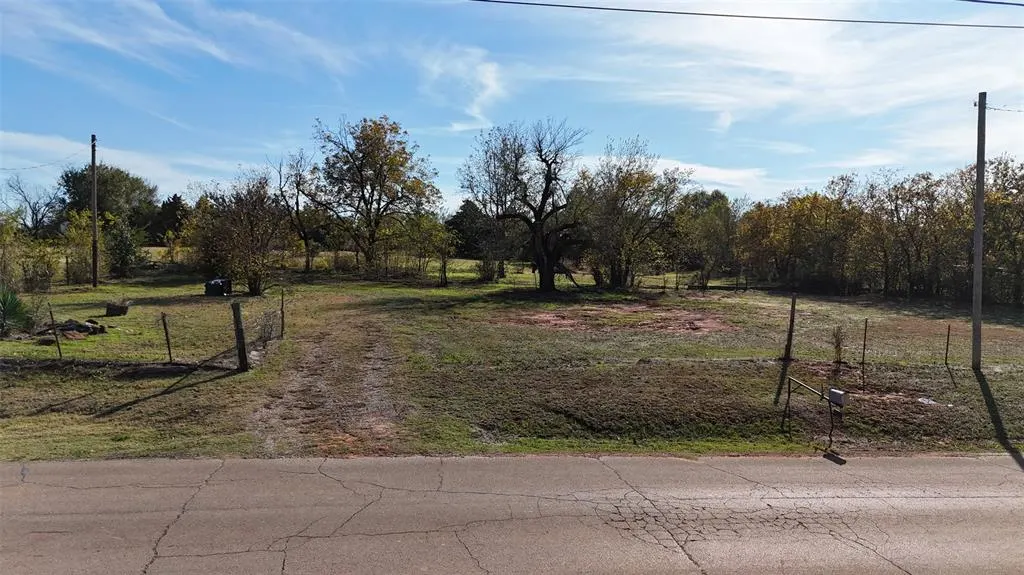 Front exterior — 1609 E Roosevelt Avenue, Guthrie, OK 73044