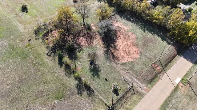 Photo 6 — 1609 E Roosevelt Avenue, Guthrie, OK 73044