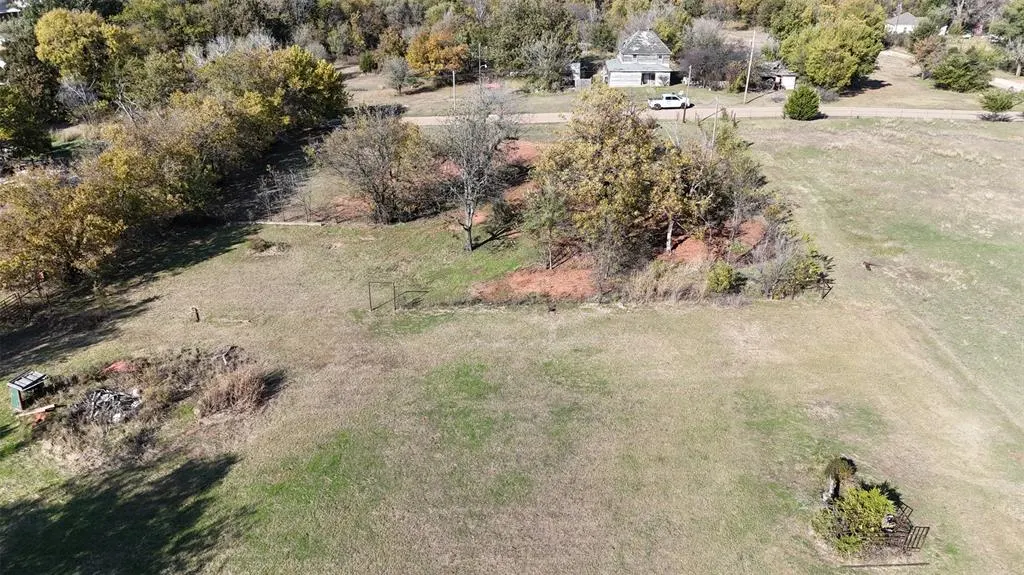 Photo 8 — 1609 E Roosevelt Avenue, Guthrie, OK 73044