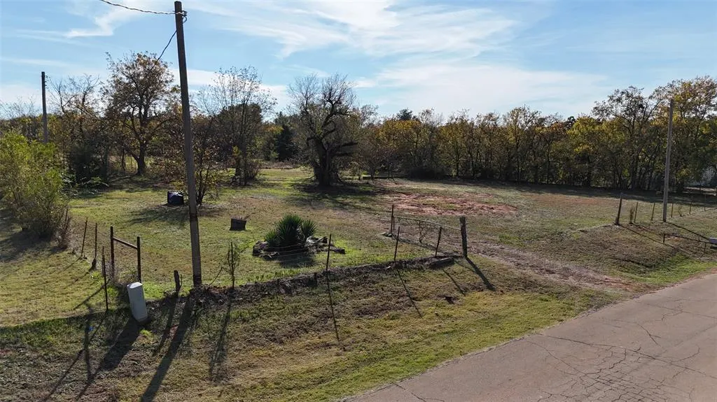 Photo 10 — 1609 E Roosevelt Avenue, Guthrie, OK 73044