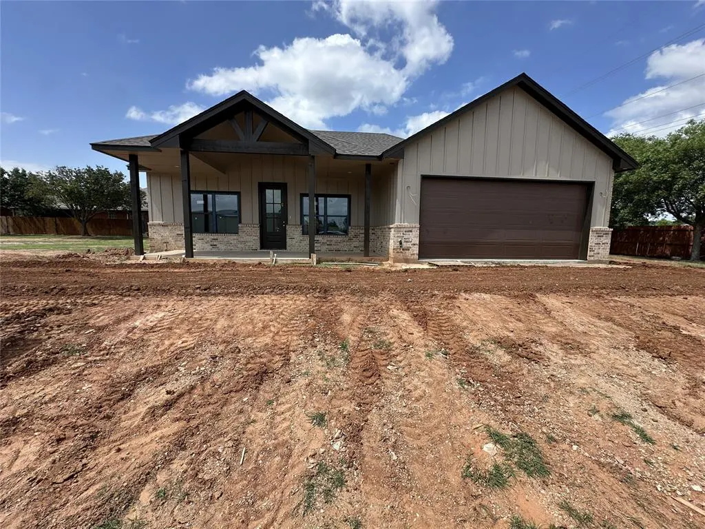 Front exterior — 6701 NW Willow Wood Loop, Lawton, OK 73505