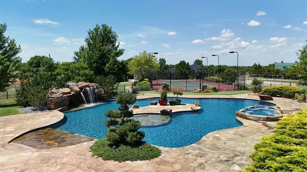 Front exterior — 13135 Big Cedar Lane, Yukon, OK 73099