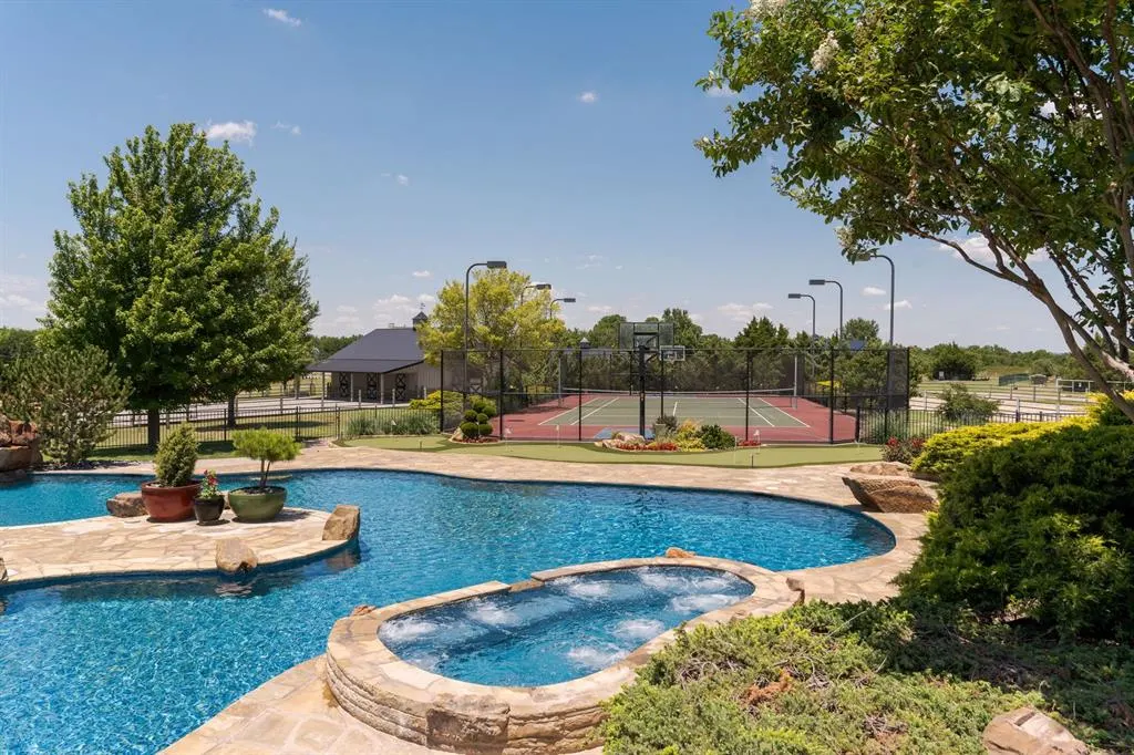 Photo 4 — 13135 Big Cedar Lane, Yukon, OK 73099