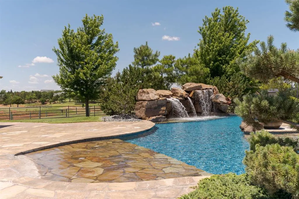 Photo 5 — 13135 Big Cedar Lane, Yukon, OK 73099