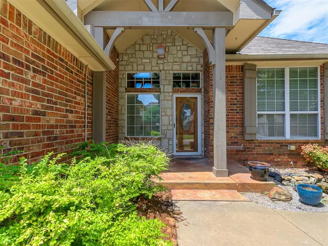 Photo 3 — 16609 Village Garden Drive, Edmond, OK 73012