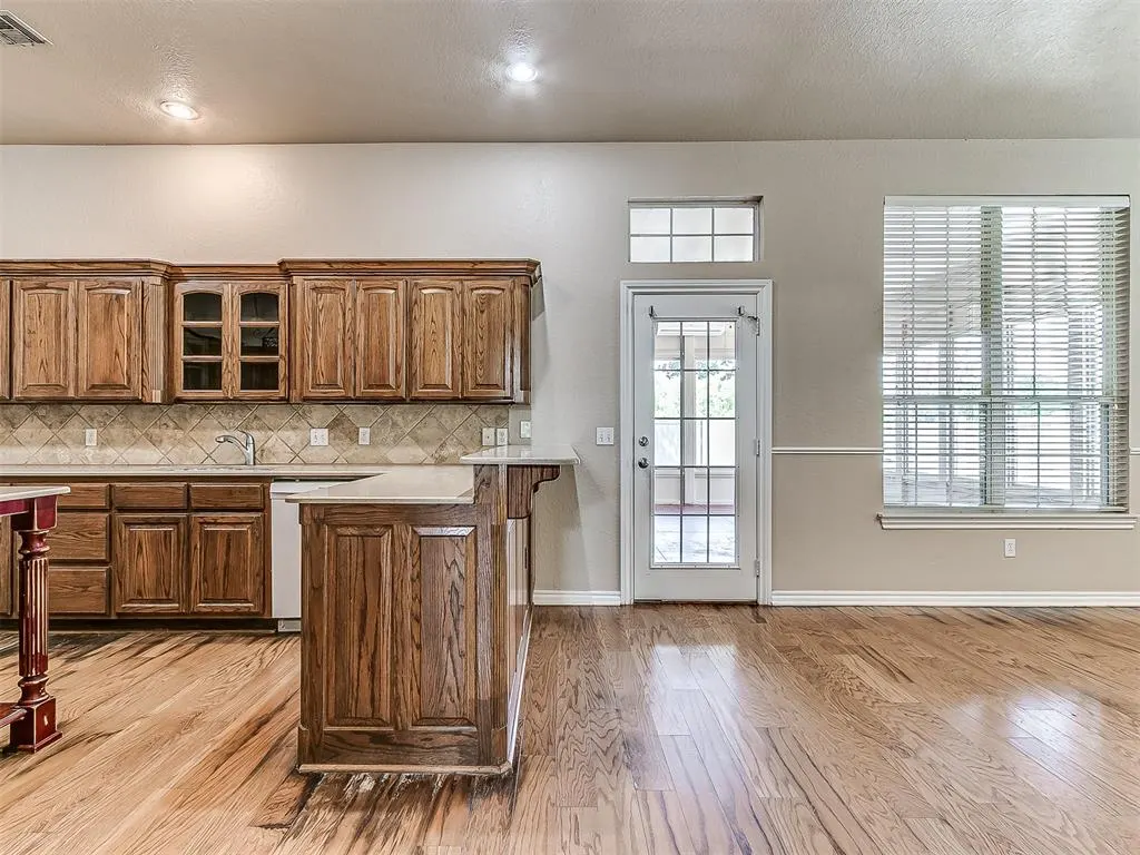 Photo 11 — 16609 Village Garden Drive, Edmond, OK 73012
