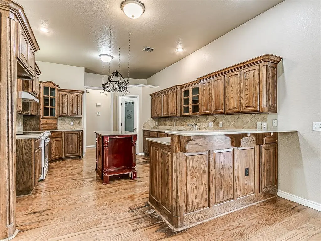 Photo 14 — 16609 Village Garden Drive, Edmond, OK 73012