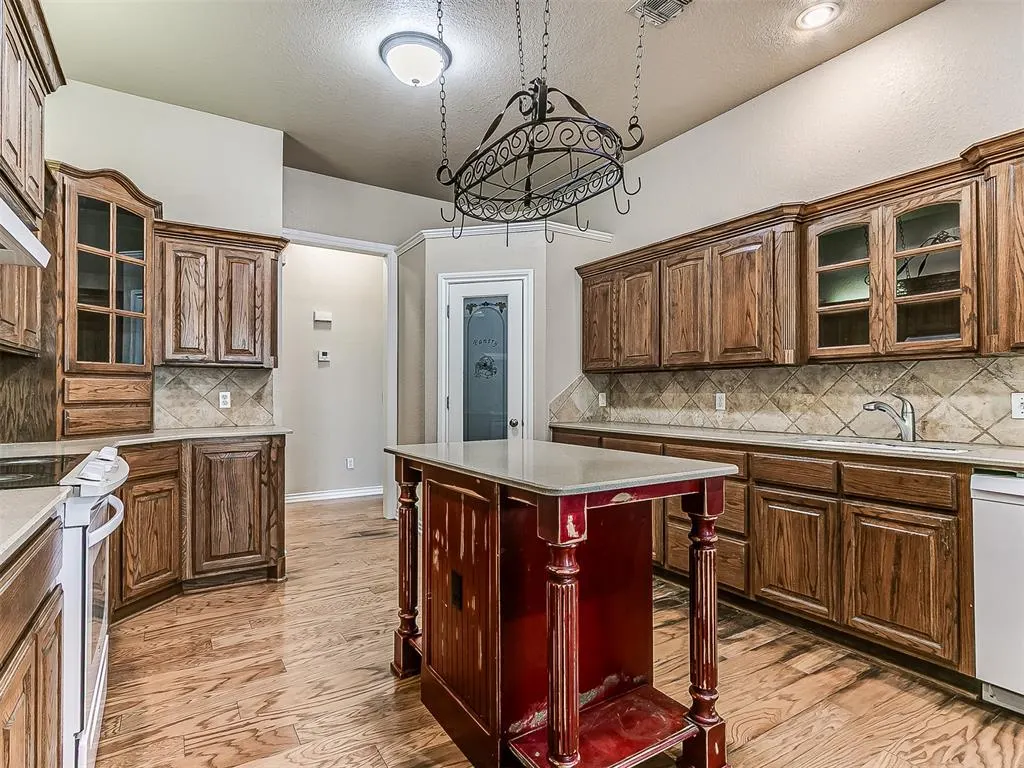 Photo 15 — 16609 Village Garden Drive, Edmond, OK 73012