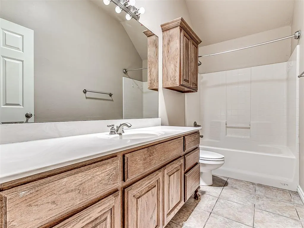 Photo 29 — 16609 Village Garden Drive, Edmond, OK 73012