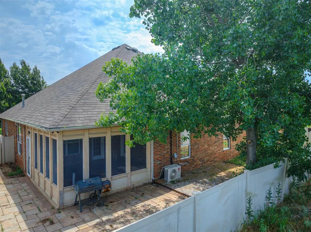 Photo 37 — 16609 Village Garden Drive, Edmond, OK 73012