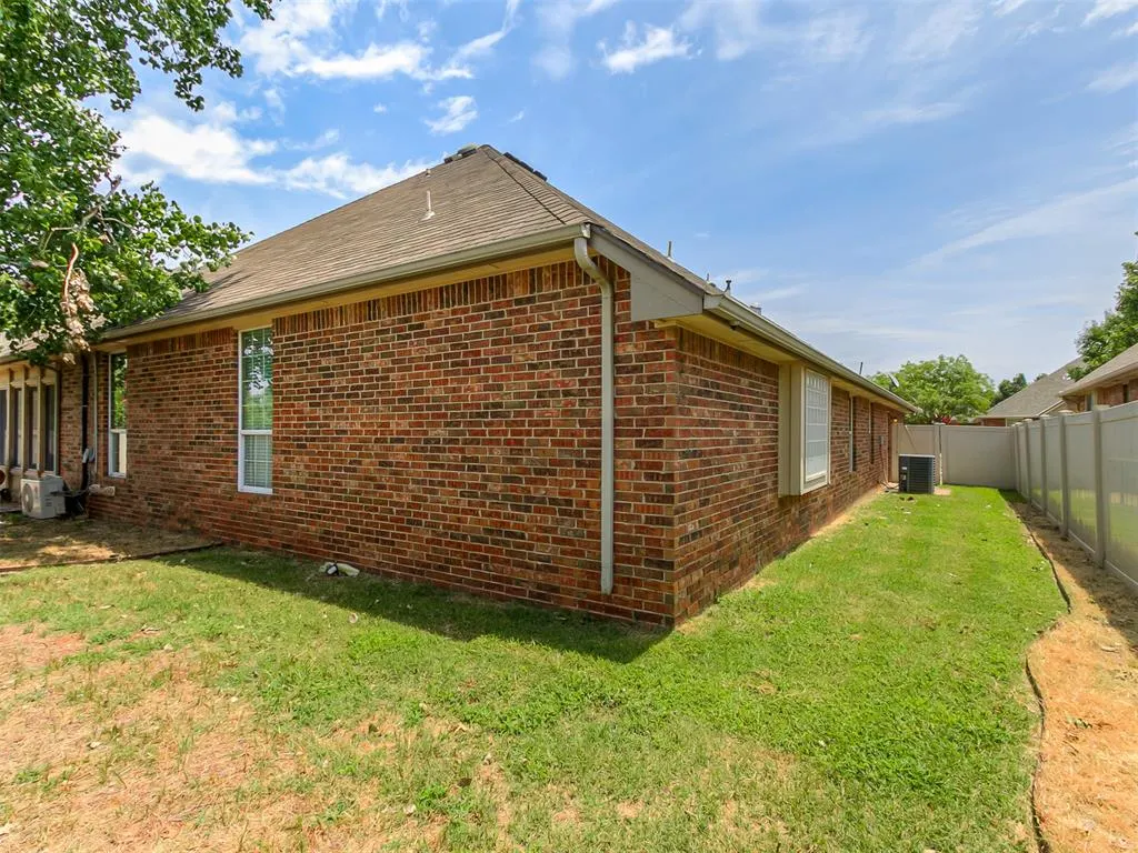 Photo 42 — 16609 Village Garden Drive, Edmond, OK 73012