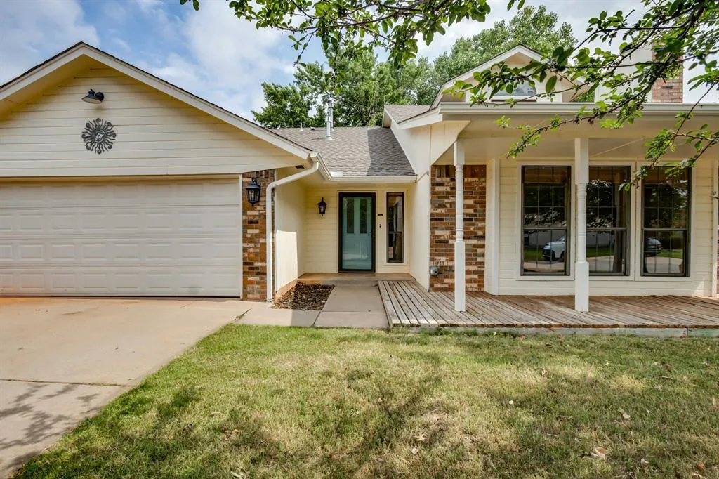 Front exterior — 1017 NW 166th Terrace, Edmond, OK 73012