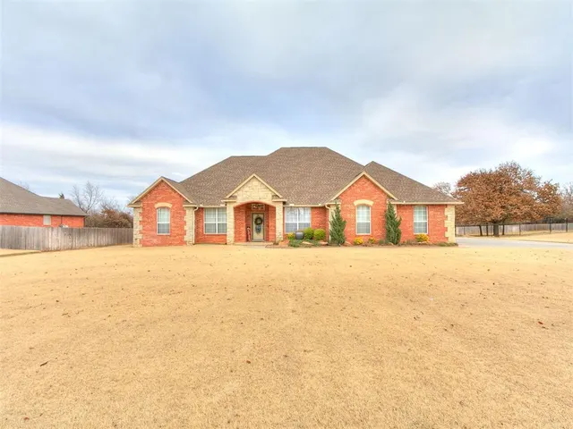 Front exterior — 726 Silver Tree Drive, Choctaw, OK 73020