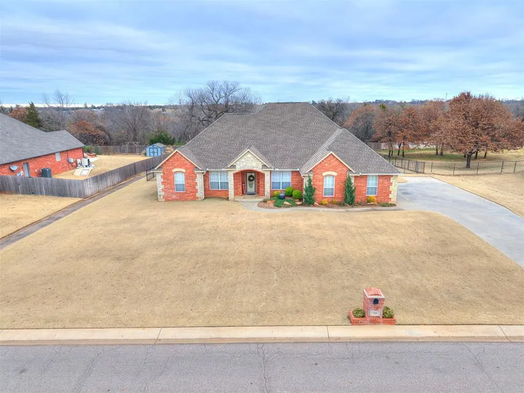 Photo 2 — 726 Silver Tree Drive, Choctaw, OK 73020