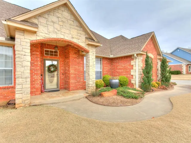 Photo 5 — 726 Silver Tree Drive, Choctaw, OK 73020