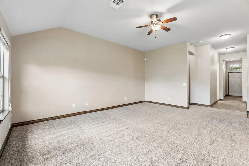 Photo 4 — 2601 Fawn Lily Road, Oklahoma City, OK 73128