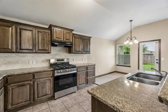 Photo 7 — 2601 Fawn Lily Road, Oklahoma City, OK 73128