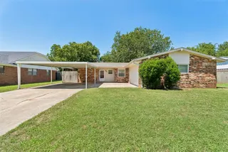 Sold home at 1703 Chaucer Drive