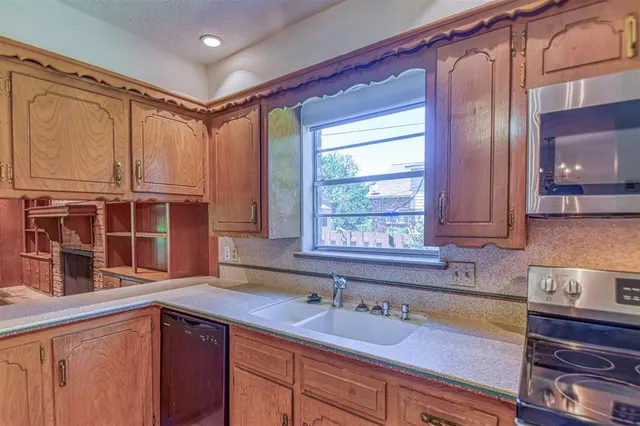 Photo 7 — 620 Terrace Place, Norman, OK 73069