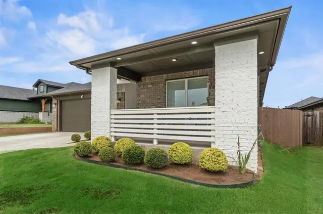 Photo 3 — 408 Vista Drive, Yukon, OK 73099