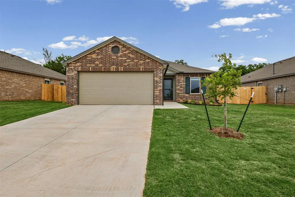 Photo 2 — 3880 Ada Avenue, Harrah, OK 73045