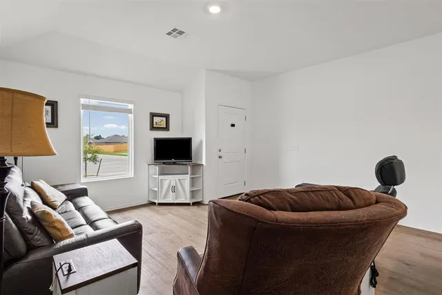 Photo 5 — 3880 Ada Avenue, Harrah, OK 73045
