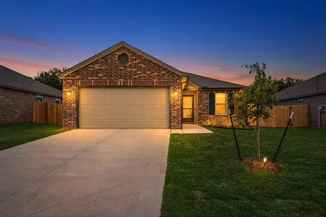 Front exterior — 3880 Ada Avenue, Harrah, OK 73045