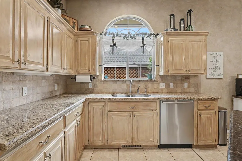 Photo 11 — 14208 Pecan Hollow Terrace, Edmond, OK 73013
