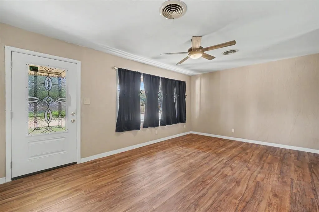Photo 5 — 403 N Randall Avenue, Elk City, OK 73644