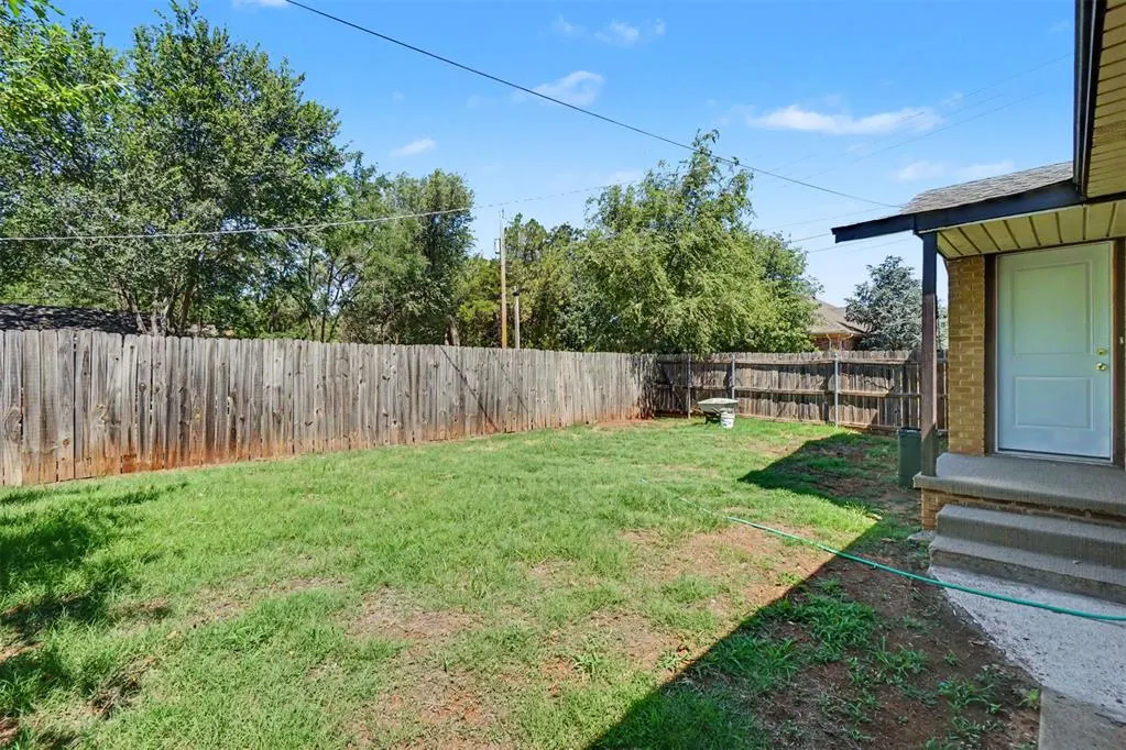 Photo 23 — 403 N Randall Avenue, Elk City, OK 73644