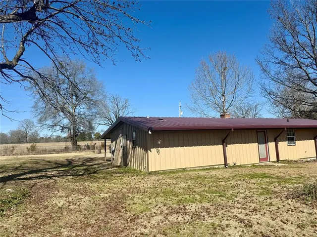 Photo 7 — 624 Sunflower Road, Broken Bow, OK 74728